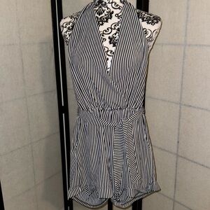 ✅4/$25✅NWOT Women’s versatile shorts one piece romper blue & white strips italy!